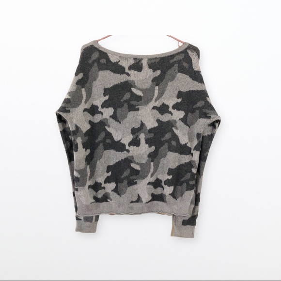 Hollister Grey Camo Knit Crewneck Pullover Sweater - Picture 2 of 8